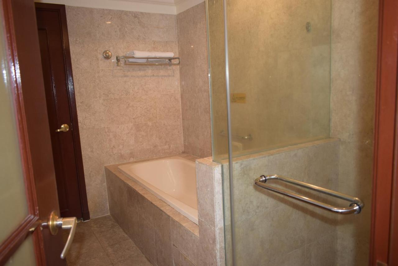 Grand Service @ Times Square Apartment