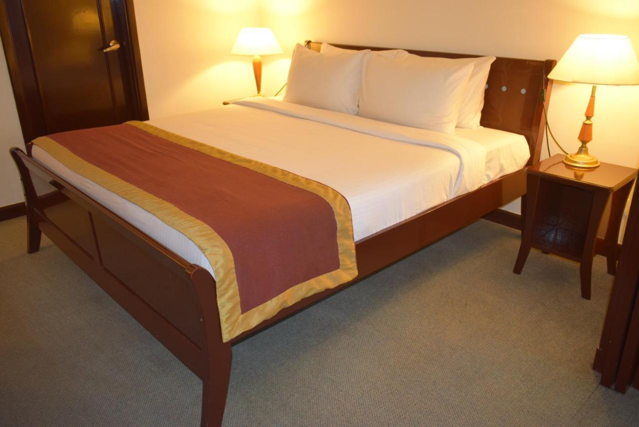 Grand Service @ Times Square Apartment