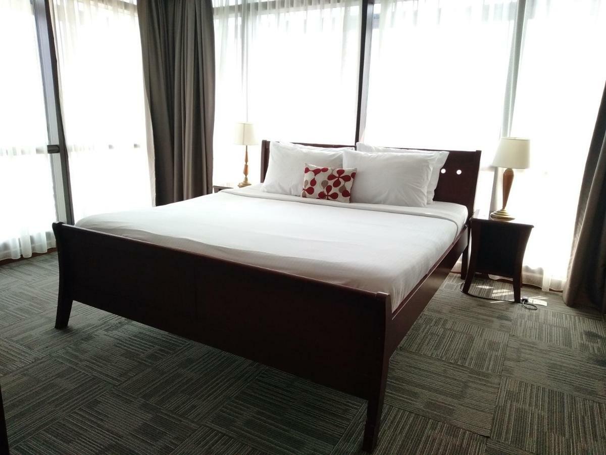 Grand Service @ Times Square Apartment