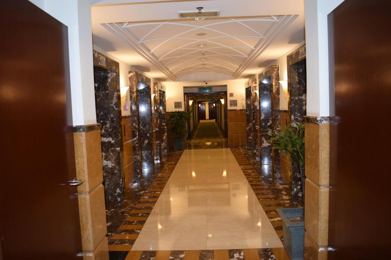 Grand Service @ Times Square Apartemen *